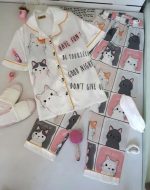5-Delige Satijnen Dames Pyjamaset Kattenprint – Inclusief Slaapmasker, Slippers en Haarelastiek - Image 4