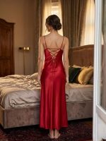 Luxe Satijnen Nachthemd voor Dames – Lange Nachtjurk met Kant, Split en Verstelbare Bandjes - Image 5
